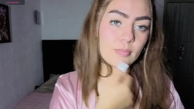 VelourNyx online show from 01-06-26, 03:43