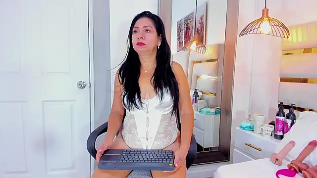 Noelle Minx online show from 07-20-26, 04:20