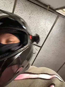 Scarlet auraa online show from 04-15-26, 07:32