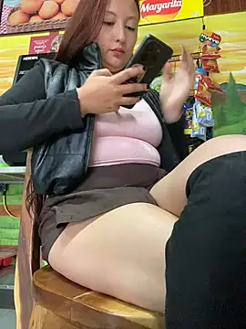 Snapshot of Scarlet_auraa chatting on 05-04-26, 10:06 Scarlet auraa online show from 05-04-26, 10:06