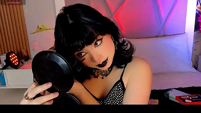 Snapshot of Sienna_Desiree chatting on 04-30-26, 02:56 Sienna Desiree online show from 04-30-26, 02:56