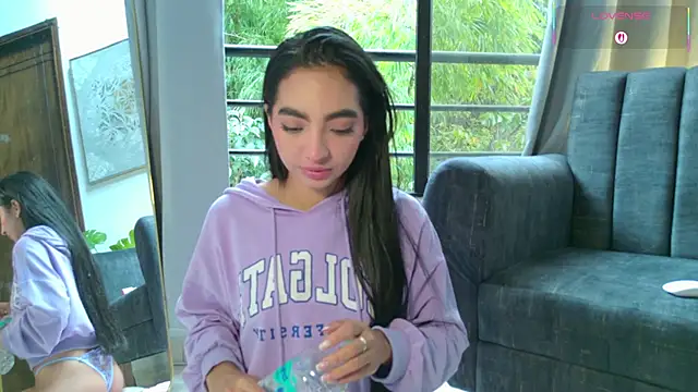 adelineevs online show from 02-06-26, 09:51