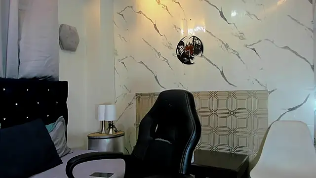 asher lux online show from 04-15-26, 08:31