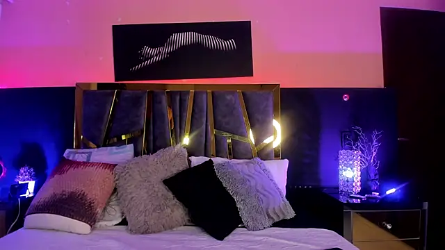 Chloe Connor online show from 03-27-26, 04:18