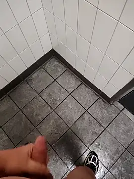 Snapshot of thymaude chatting on 02-08-26, 01:03 thymaude online show from 02-08-26, 01:03