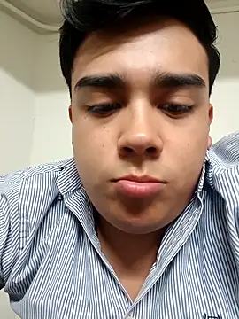 Snapshot of Yosoyelmismo-6737 chatting on 01-16-26, 12:25 Yosoyelmismo-6737 online show from 01-16-26, 12:25