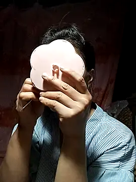Snapshot of Hiniyk2 chatting on 05-11-26, 02:45 Hiniyk2 online show from 05-11-26, 02:45