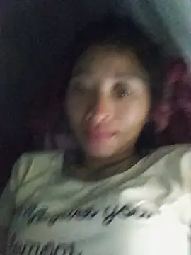 Snapshot of Hiniyk2 chatting on 05-14-26, 02:35 Hiniyk2 online show from 05-14-26, 02:35