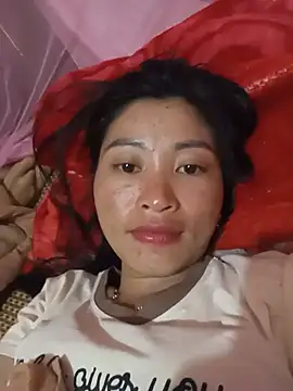 Snapshot of Hiniyk2 chatting on 05-17-26, 02:13 Hiniyk2 online show from 05-17-26, 02:13