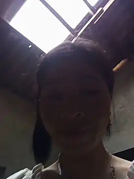 Snapshot of Hiniyk2 chatting on 05-18-26, 11:43 Hiniyk2 online show from 05-18-26, 11:43