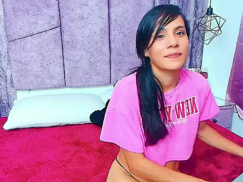 Snapshot of AlahiaEvansz chatting on 02-07-26, 02:04 AlahiaEvansz online show from 02-07-26, 02:04