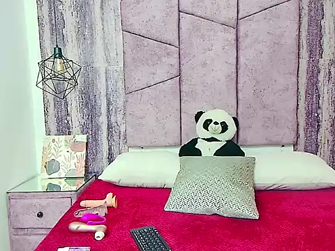 Snapshot of AlahiaEvansz chatting on 02-10-26, 01:32 AlahiaEvansz online show from 02-10-26, 01:32