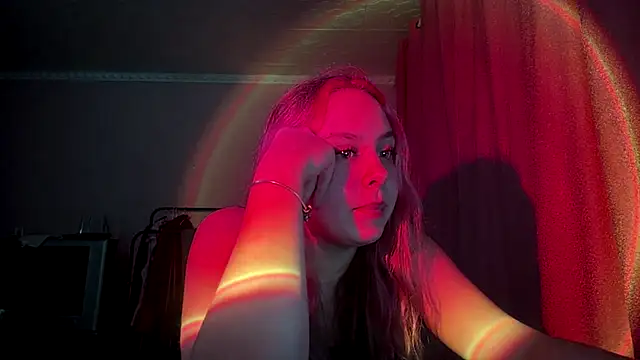 Snapshot of ZoraDearmon chatting on 01-06-26, 09:18 ZoraDearmon online show from 01-06-26, 09:18