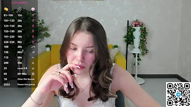 Snapshot of TessaDavidson chatting on 02-26-26, 12:37 TessaDavidson online show from 02-26-26, 12:37