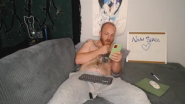 Snapshot of SeanSativa chatting on 07-24-26, 01:47 SeanSativa online show from 07-24-26, 01:47