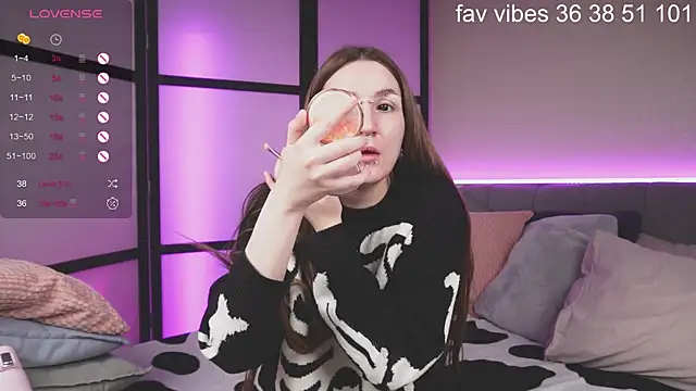 Alice Goth online show from 04-03-26, 12:30