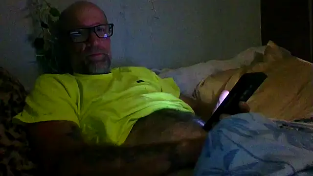 Snapshot of tittycum3636 chatting on 07-20-26, 04:05 tittycum3636 online show from 07-20-26, 04:05