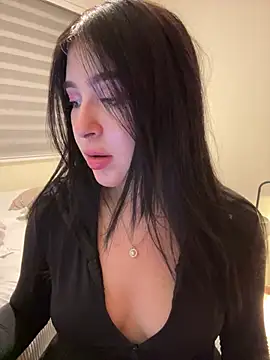Snapshot of evelynrosess1 chatting on 05-27-26, 04:42 evelynrosess1 online show from 05-27-26, 04:42