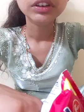 Snapshot of Kanchan7909 chatting on 06-10-26, 01:10 Kanchan7909 online show from 06-10-26, 01:10