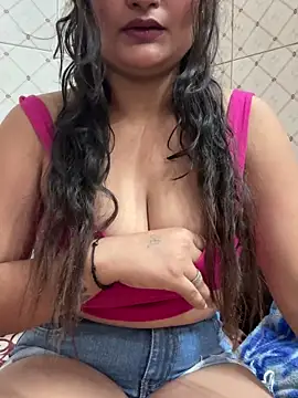 Snapshot of Curvy_Anaya chatting on 06-08-26, 11:43 Curvy Anaya online show from 06-08-26, 11:43
