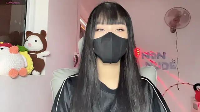 Snapshot of Tieu-May chatting on 07-18-26, 08:18 Tieu-May online show from 07-18-26, 08:18