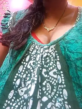 Snapshot of Romance_Aliya chatting on 01-07-26, 10:01 Romance Aliya online show from 01-07-26, 10:01