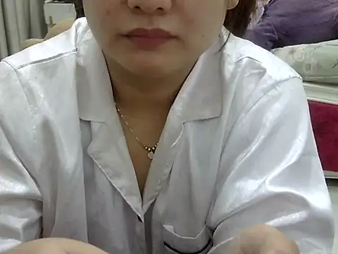 Snapshot of Sarah_no_land chatting on 04-19-26, 05:07 Sarah no land online show from 04-19-26, 05:07