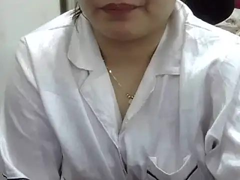 Snapshot of Sarah_no_land chatting on 05-08-26, 03:28 Sarah no land online show from 05-08-26, 03:28