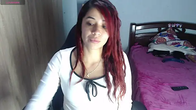 Snapshot of Alexxxa_Party chatting on 06-02-26, 02:02 Alexxxa Party online show from 06-02-26, 02:02