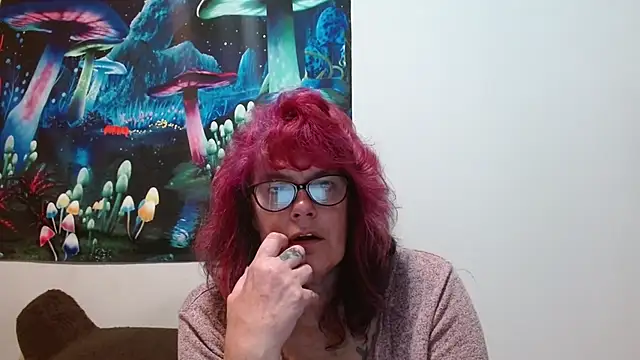 Snapshot of ladylavende3 chatting on 10-15-25, 05:18 ladylavende3 online show from 10-15-25, 05:18