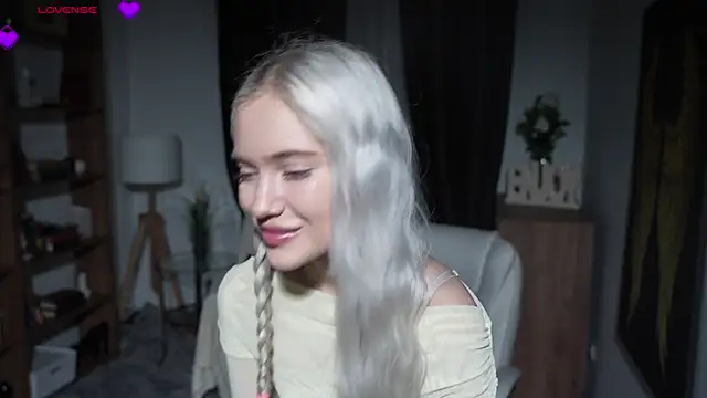 KristalCrowner online show from 03-23-26, 10:47