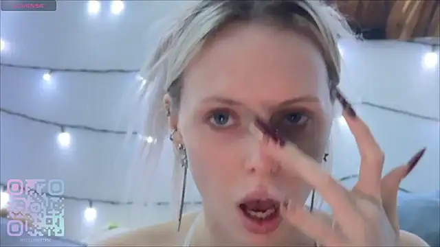 Snapshot of stillsweety chatting on 01-06-26, 08:23 stillsweety online show from 01-06-26, 08:23