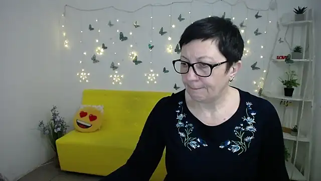 EmilyL0ve online show from 03-28-26, 06:13