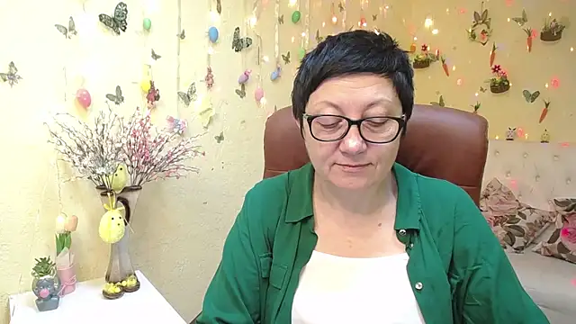 EmilyL0ve online show from 04-12-26, 05:23