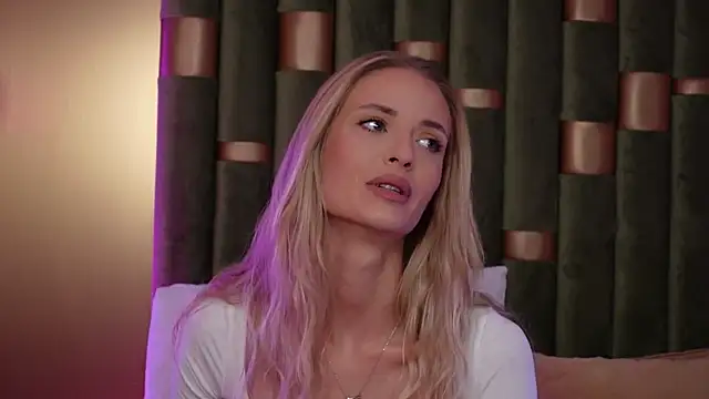 AmeliaAngel online show from 09-25-25, 05:00