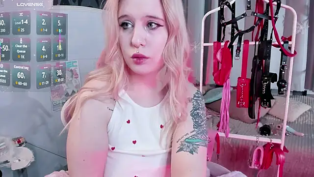  FrostLuna online show from 01-09-26, 05:43