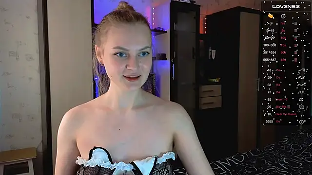 Snapshot of Chloe_muar chatting on 04-20-26, 12:08 Chloe muar online show from 04-20-26, 12:08