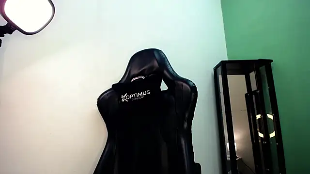 Snapshot of Tupac_D chatting on 01-09-26, 06:21 Tupac D online show from 01-09-26, 06:21