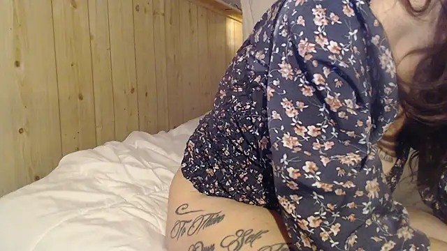 Snapshot of saraswirls69@xh chatting on 05-11-26, 02:45 saraswirls69xh online show from 05-11-26, 02:45