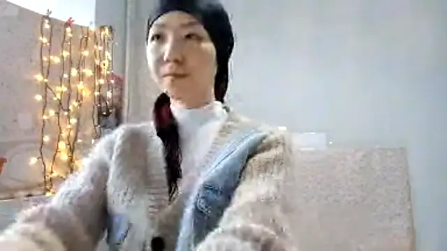 VuiCutie online show from 01-12-26, 03:45