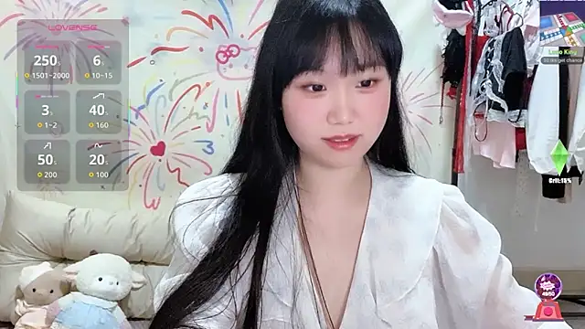xiaoguai99 online show from 04-11-26, 12:42