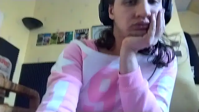 Snapshot of julialafemboy59 chatting on 03-21-26, 01:37 julialafemboy59 online show from 03-21-26, 01:37