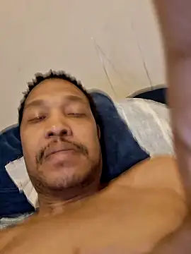 Snapshot of moneyboi1988 chatting on 02-06-26, 03:44 moneyboi1988 online show from 02-06-26, 03:44