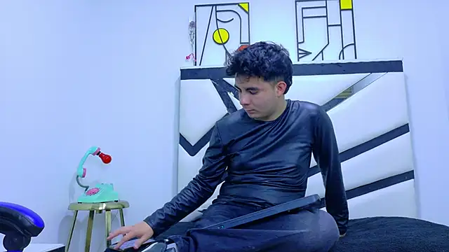 Snapshot of ANDREW_VERSB chatting on 01-07-26, 07:38 ANDREW VERSB online show from 01-07-26, 07:38