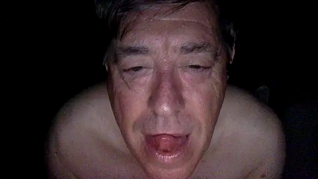Snapshot of alfredo10011 chatting on 06-28-26, 01:11 alfredo10011 online show from 06-28-26, 01:11