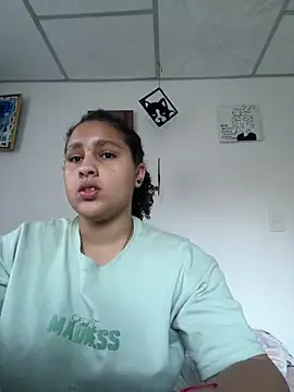 Snapshot of Selene_Voon chatting on 04-09-26, 10:59 Selene Voon online show from 04-09-26, 10:59