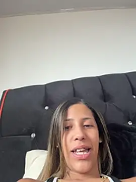 Snapshot of vicky_bass_ chatting on 06-03-26, 02:33 vicky bass online show from 06-03-26, 02:33