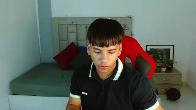 Snapshot of Jay_fox1 chatting on 01-10-26, 04:58 Jay fox1 online show from 01-10-26, 04:58