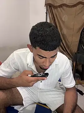 Snapshot of youngalexofficial chatting on 02-22-26, 11:36 youngalexofficial online show from 02-22-26, 11:36