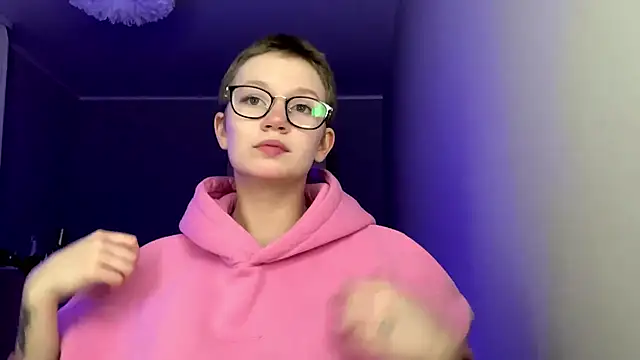 Snapshot of makeyousense chatting on 01-08-26, 06:10 makeyousense online show from 01-08-26, 06:10